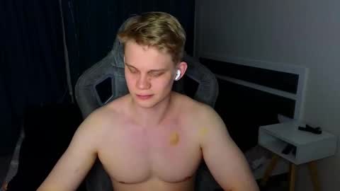 Mickey online show from 03-24-26, 04:34