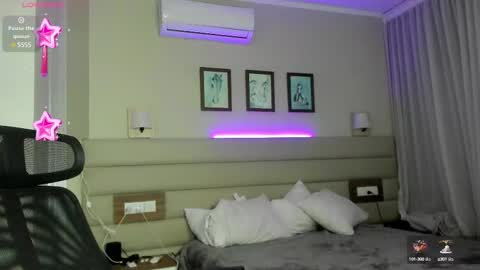 Snapshot of meow_moore chatting on 02-19-25, 06:22 Megan online show from 02-19-25, 06:22