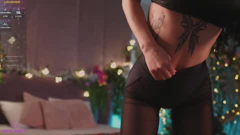 Snapshot of meow_nancy chatting on 01-10-25, 11:22 Heeyyooo Im Nans Subscribe to me I will be glad online show from 01-10-25, 11:22