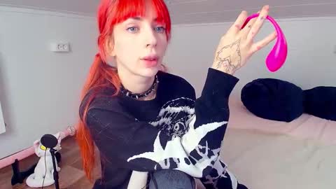 Snapshot of meowroslava chatting on 12-17-25, 11:05 meowroslava online show from 12-17-25, 11:05