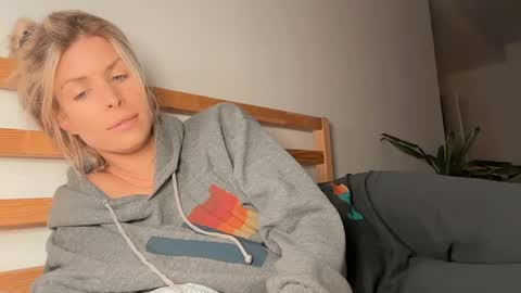 mer_kel online show from 04-30-26, 10:36