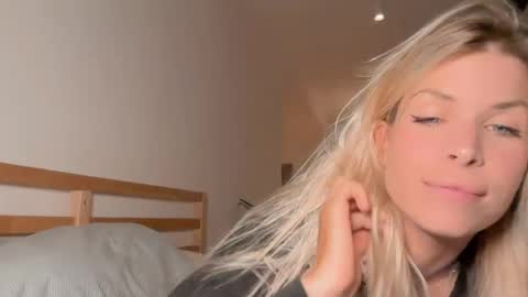 mer_kel online show from 05-05-26, 10:18