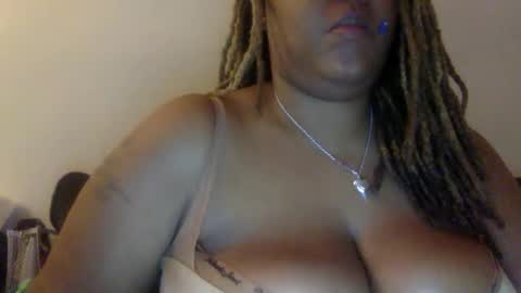 mercedesbuxxx online show from 12-01-25, 05:12