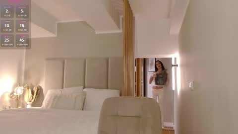 Mercedesss  online show from 11-17-25, 04:13