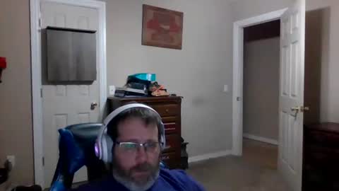 Snapshot of mercer1977 chatting on 12-17-25, 01:50 mercer1977 online show from 12-17-25, 01:50