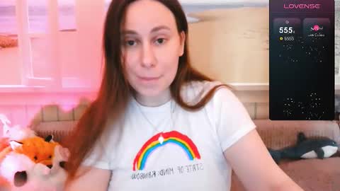 Snapshot of mercurygirlx chatting on 11-10-25, 01:26 Cutie online show from 11-10-25, 01:26