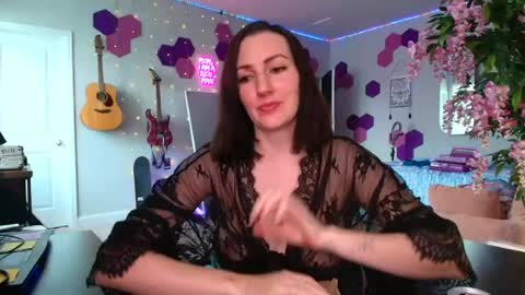 Meredith Bae online show from 06-08-26, 09:59