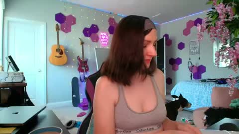 Meredith Bae online show from 07-06-26, 06:32