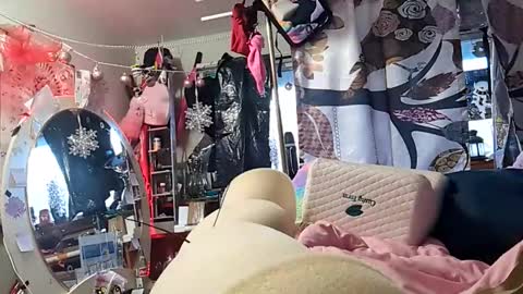 Snapshot of merelyalover chatting on 02-26-25, 04:24 gurlnips online show from 02-26-25, 04:24