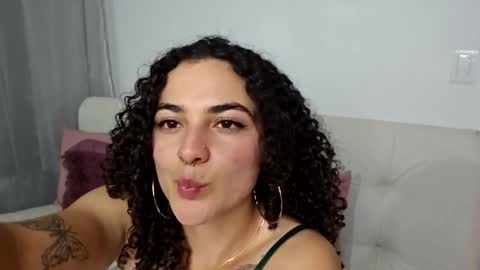 Snapshot of merida_bell18 chatting on 02-05-26, 01:43 Merida Bell online show from 02-05-26, 01:43