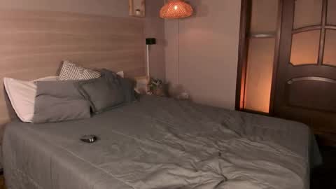 Snapshot of merida_taylor_ chatting on 09-10-25, 01:22 Merida online show from 09-10-25, 01:22