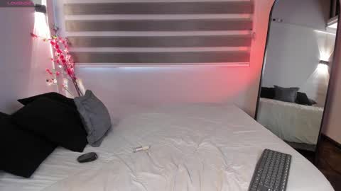 Snapshot of merida_taylor_ chatting on 09-27-25, 01:05 Merida online show from 09-27-25, 01:05
