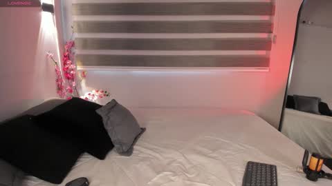 Snapshot of merida_taylor_ chatting on 10-15-25, 11:32 Merida online show from 10-15-25, 11:32