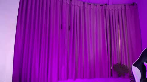 Snapshot of meridadunbroch chatting on 11-27-25, 01:13 Merida online show from 11-27-25, 01:13