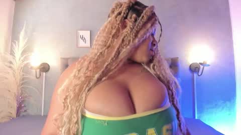 meridalane online show from 11-25-25, 01:11