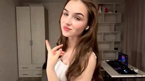 Snapshot of meridethvilca chatting on 10-16-25, 06:09 Rina online show from 10-16-25, 06:09