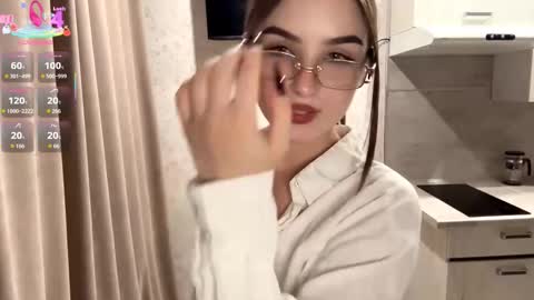 Snapshot of meridethvilca chatting on 10-31-25, 06:09 Rina online show from 10-31-25, 06:09