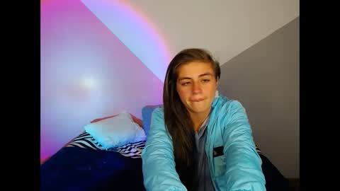 Snapshot of merily_duff chatting on 12-18-25, 11:44 MERILY online show from 12-18-25, 11:44