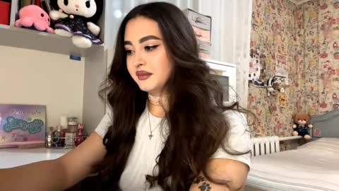 Enni online show from 11-11-25, 06:41