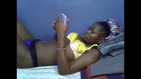 merlin_queen online show from 11-17-25, 07:19