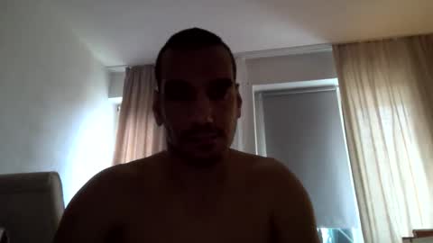 Snapshot of meroll3 chatting on 12-18-25, 10:32 meroll3 online show from 12-18-25, 10:32