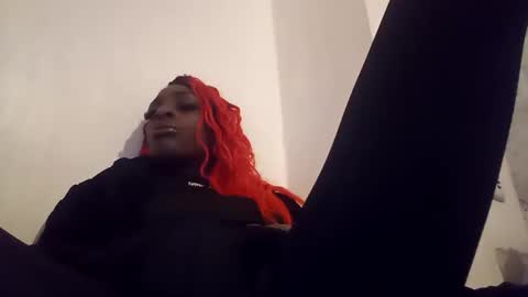 Snapshot of mertonalexis chatting on 12-29-24, 06:05 Alexismerton online show from 12-29-24, 06:05