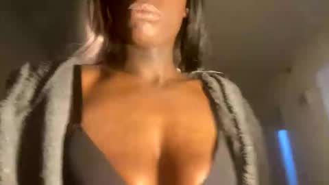 Snapshot of mertonalexis chatting on 05-31-26, 03:58 Alexismerton online show from 05-31-26, 03:58