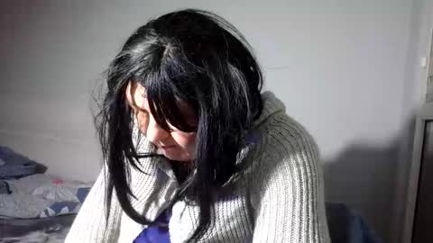 Snapshot of mery3881 chatting on 12-15-25, 05:34 mery3881 online show from 12-15-25, 05:34