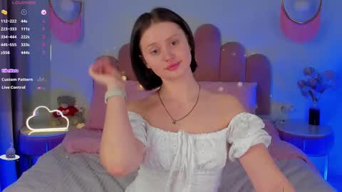 Snapshot of merylew chatting on 02-25-25, 06:36 Anna online show from 02-25-25, 06:36