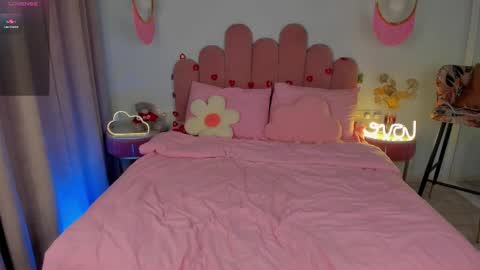 Snapshot of merylew chatting on 03-01-25, 12:56 Anna online show from 03-01-25, 12:56