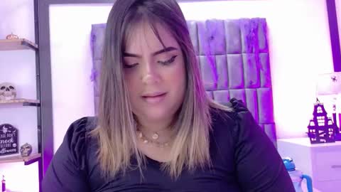 Snapshot of merystone chatting on 10-19-25, 04:57 Mery Stone online show from 10-19-25, 04:57