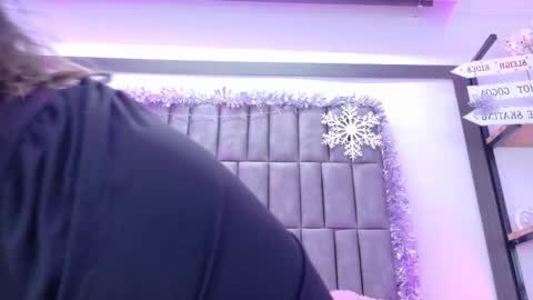 Snapshot of merystone chatting on 12-15-25, 04:39 Mery Stone online show from 12-15-25, 04:39