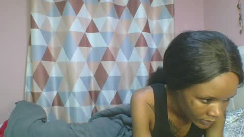 Snapshot of messyluna chatting on 06-20-26, 06:11 meggy and bree online show from 06-20-26, 06:11