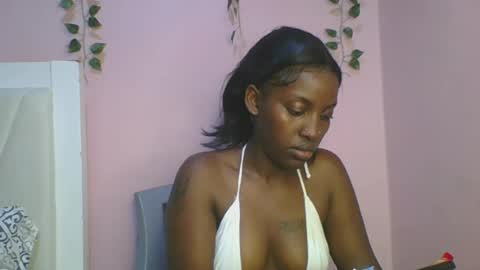 Snapshot of messyluna chatting on 06-29-26, 06:30 meggy and bree online show from 06-29-26, 06:30