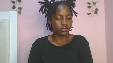 Snapshot of messyluna chatting on 07-11-26, 02:47 meggy and bree online show from 07-11-26, 02:47