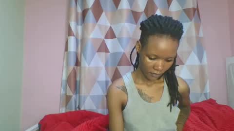 Snapshot of messyluna chatting on 07-13-26, 02:25 meggy and bree online show from 07-13-26, 02:25