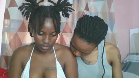 Snapshot of messyluna chatting on 07-14-26, 06:29 meggy and bree online show from 07-14-26, 06:29