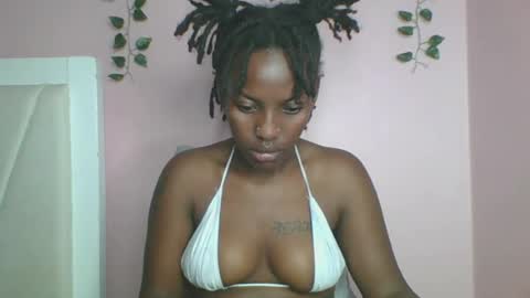Snapshot of messyluna chatting on 07-18-26, 02:38 meggy and bree online show from 07-18-26, 02:38