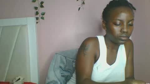 Snapshot of messyluna chatting on 07-23-26, 09:40 meggy and bree online show from 07-23-26, 09:40