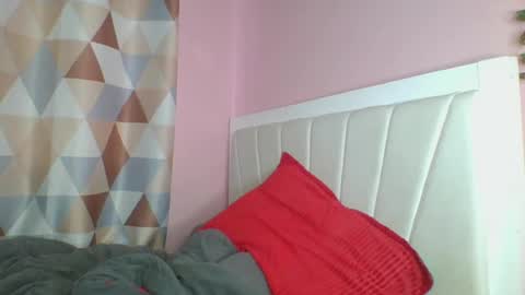 Snapshot of messyluna chatting on 07-29-26, 08:56 meggy and bree online show from 07-29-26, 08:56