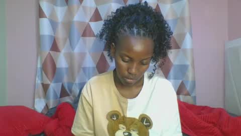 Snapshot of messyluna chatting on 08-01-26, 04:28 meggy and bree online show from 08-01-26, 04:28