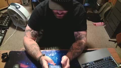 metalhead18787 online show from 08-06-26, 10:17