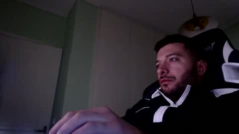 Snapshot of metalic18 chatting on 10-05-25, 05:39 FunnyTimeHere online show from 10-05-25, 05:39