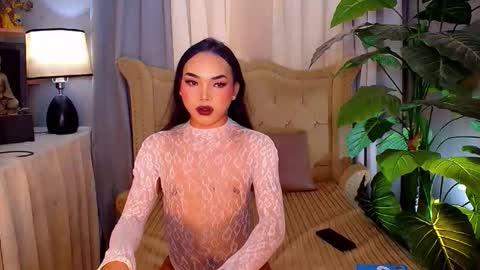 Snapshot of metawinathan chatting on 12-18-25, 04:40 myka online show from 12-18-25, 04:40