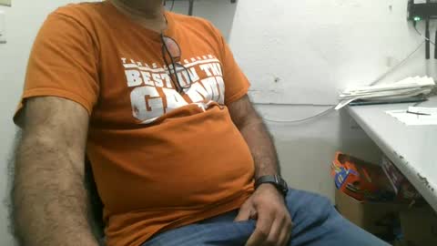 Snapshot of metter26 chatting on 06-18-26, 01:15 atx guy online show from 06-18-26, 01:15