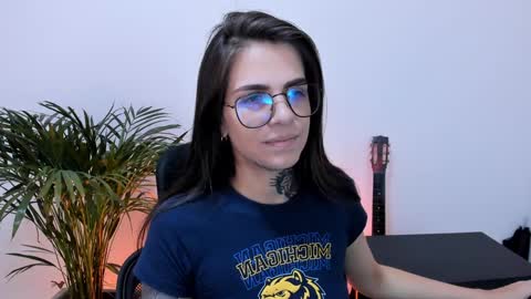 Snapshot of meurief chatting on 01-04-25, 10:34 Meurif online show from 01-04-25, 10:34