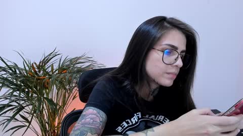 Snapshot of meurief chatting on 02-04-25, 05:55 Meurif online show from 02-04-25, 05:55
