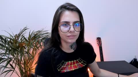 Snapshot of meurief chatting on 02-06-25, 02:48 Meurif online show from 02-06-25, 02:48