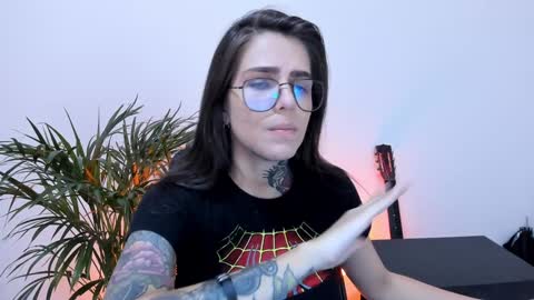 Snapshot of meurief chatting on 02-07-25, 02:04 Meurif online show from 02-07-25, 02:04
