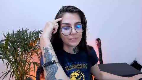 Snapshot of meurief chatting on 02-21-25, 02:38 Meurif online show from 02-21-25, 02:38